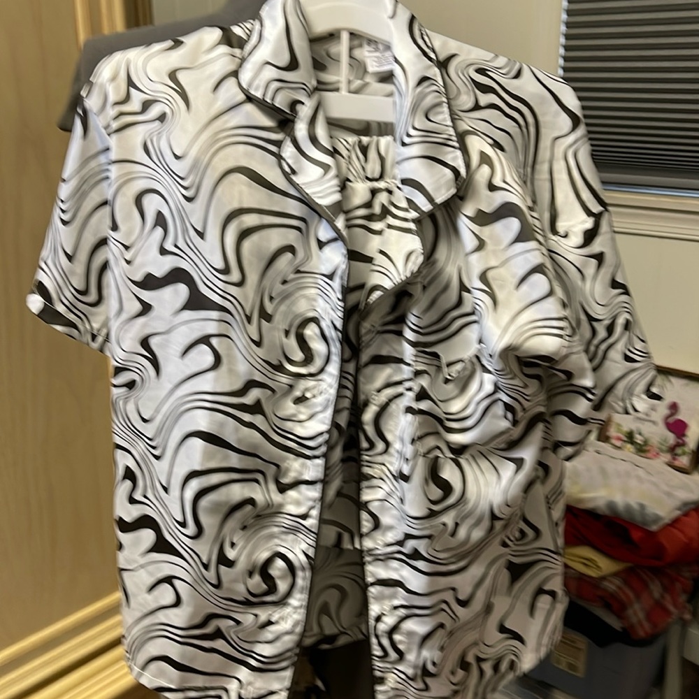 Art Class Girls Size XXL (16/18) brown/white pajama set (button down top/shorts)
